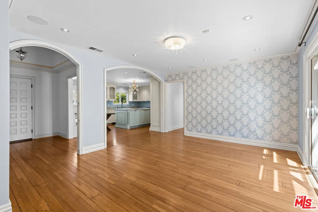 Los Angeles, California 90049, United States, 4 Bedrooms Bedrooms, ,3 BathroomsBathrooms,Residential,Active,184768