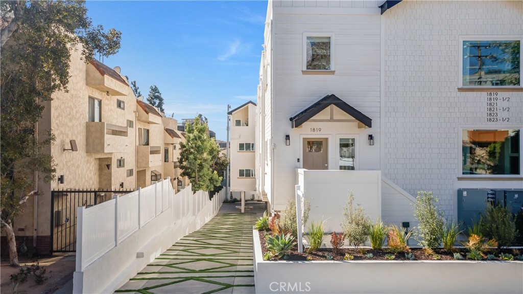 Properties 1 1823 Westholme Ave