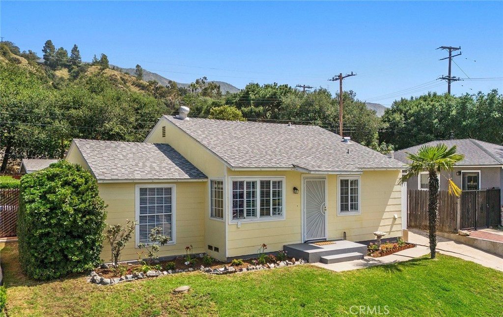 Location, Location, Location!!! Don't miss your chance to own a home with your own private entrance to Duarte Recreational Trail, located in the foothills of San Gabriel Valley. Great home for outdoor activities and relaxation. Perfect for backyard entertaining. Minutes away from CALIFORNIA SCHOOL OF THE ARTS, a Charter School. Open & Airy Floor Plan. Neutral floating laminate flooring throughout, and tiled baths. Remodeled kitchen has handsome cabinets, gas stove/oven, and storage galore. Eating area is adjacent to kitchen. Gorgeous counter-tops, and cute high top counter area, for your morning coffee or tea. Comfy bedrooms. Lots of natural light throughout. Easy access to the 210 and 605 freeways, Rancho Duarte Golf Course, Old Town Monrovia, Metro, and so much more!