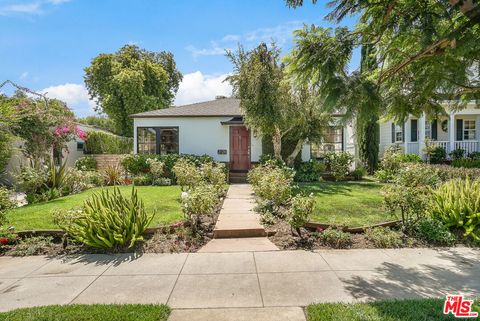Photo of 2128 Ashland Avenue, Santa Monica, CA 90405 (MLS # 26840525)