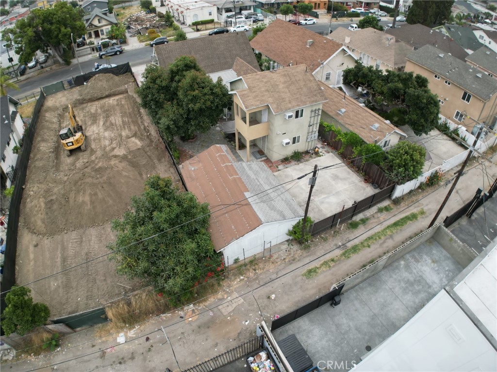 1229 W 37th Drive