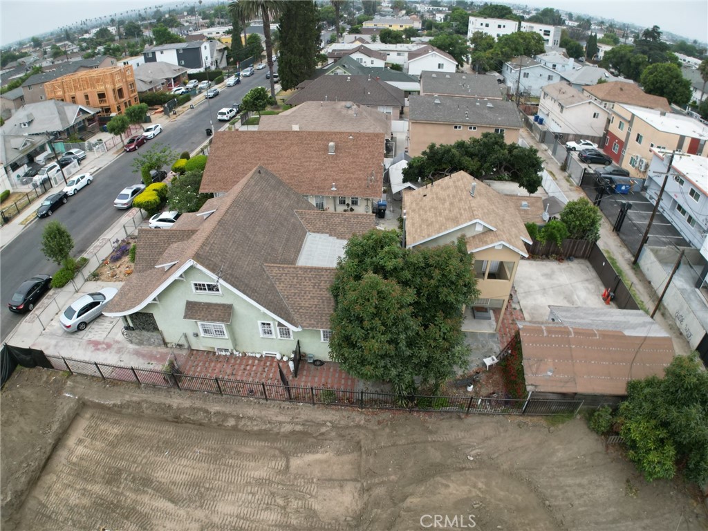1229 W 37th Drive