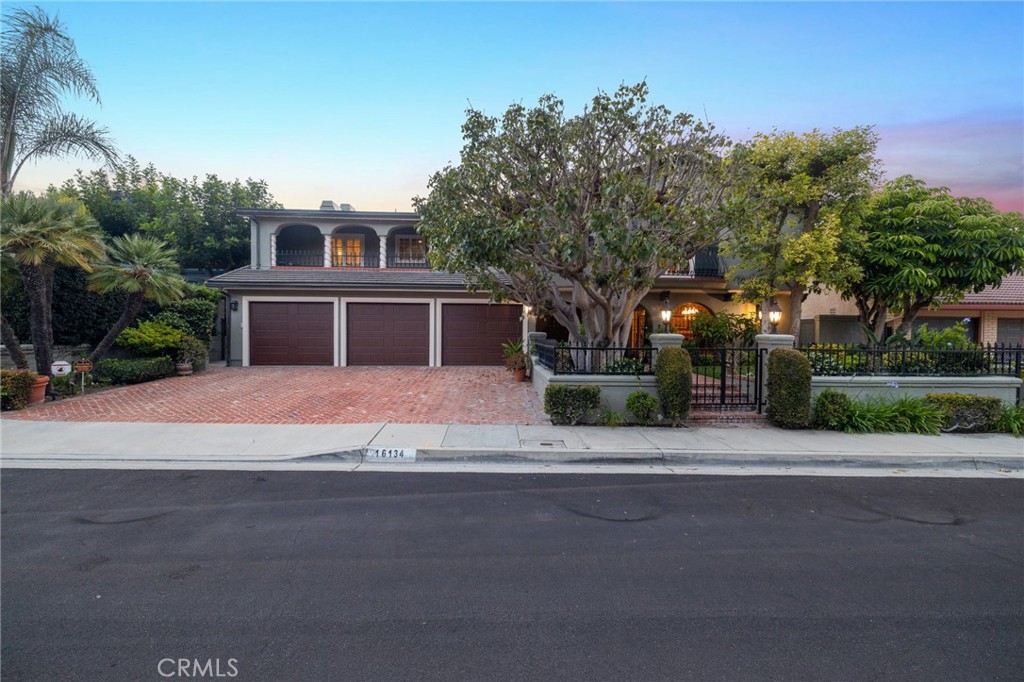 16134 Lomacitas Lane