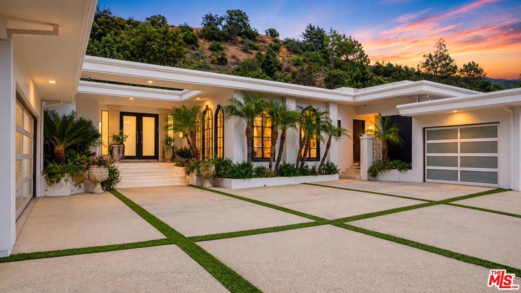 1856 Loma Vista Drive
