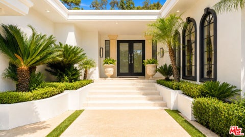 Photo of 1856 Loma Vista Drive, Beverly Hills, CA 90210 (MLS # 26869995)