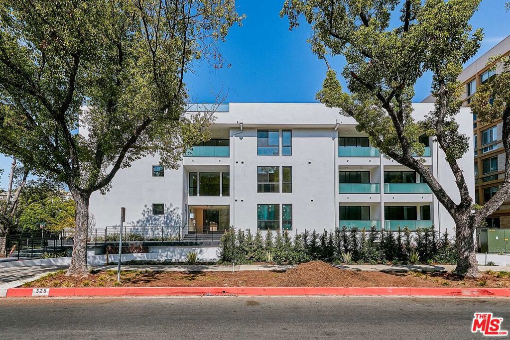 Meet 328 N. Maple Drive, a 28 unit collection of modern sophistication. These generously sized 1, 2 and 3 bedroom floor plans offer floor to ceiling glass sliding walls that open onto private outdoor balconies immediately immersing you with that quintessential California indoor/outdoor flow.Each residence features well thought out design including an ultra custom chefs kitchen with sleek cabinetry, push to close drawers, stainless steel appliances, and moveable center kitchen island. Feel welcomed as each bedroom offers ample closets and lavish spa-like bathrooms complemented with a sleek glass shower with designer tile flooring and custom led mirror. All units feature central ac and heating, in unit washer and dryer and gated parking.Relax, entertain, shop and dine in this prime Beverly Hills Neighborhood within a short distance of Rodeo Drive, Robertson Blvd and the Beverly Center.