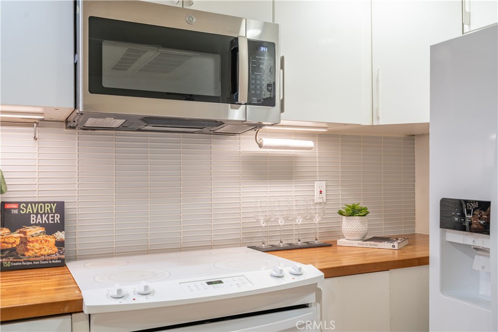 1301 Cabrillo Ave 208