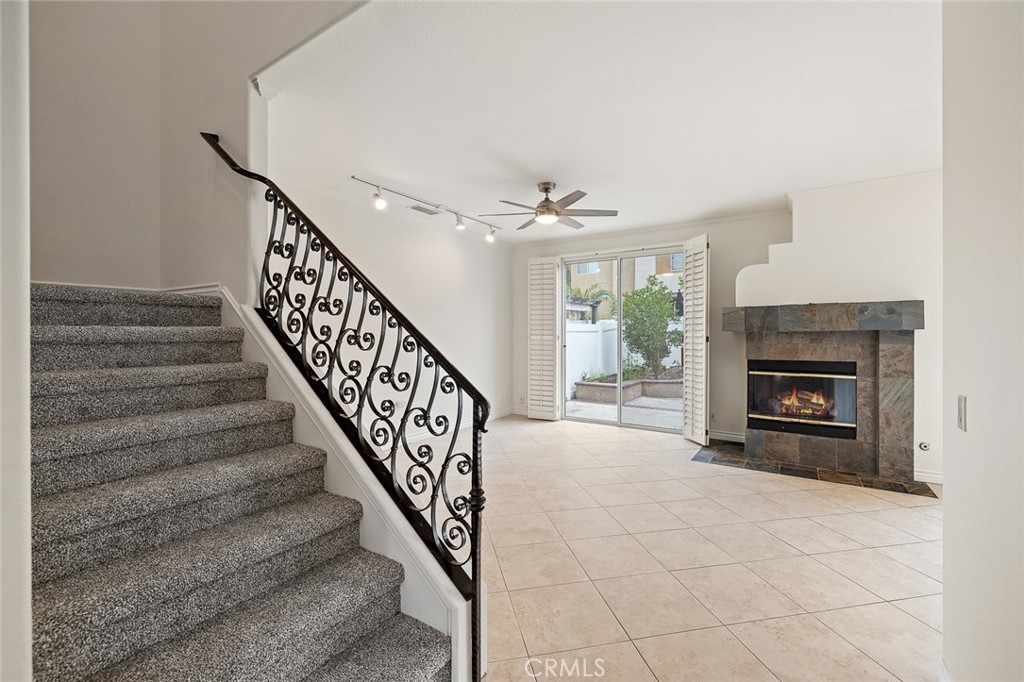6 Mira Mesa