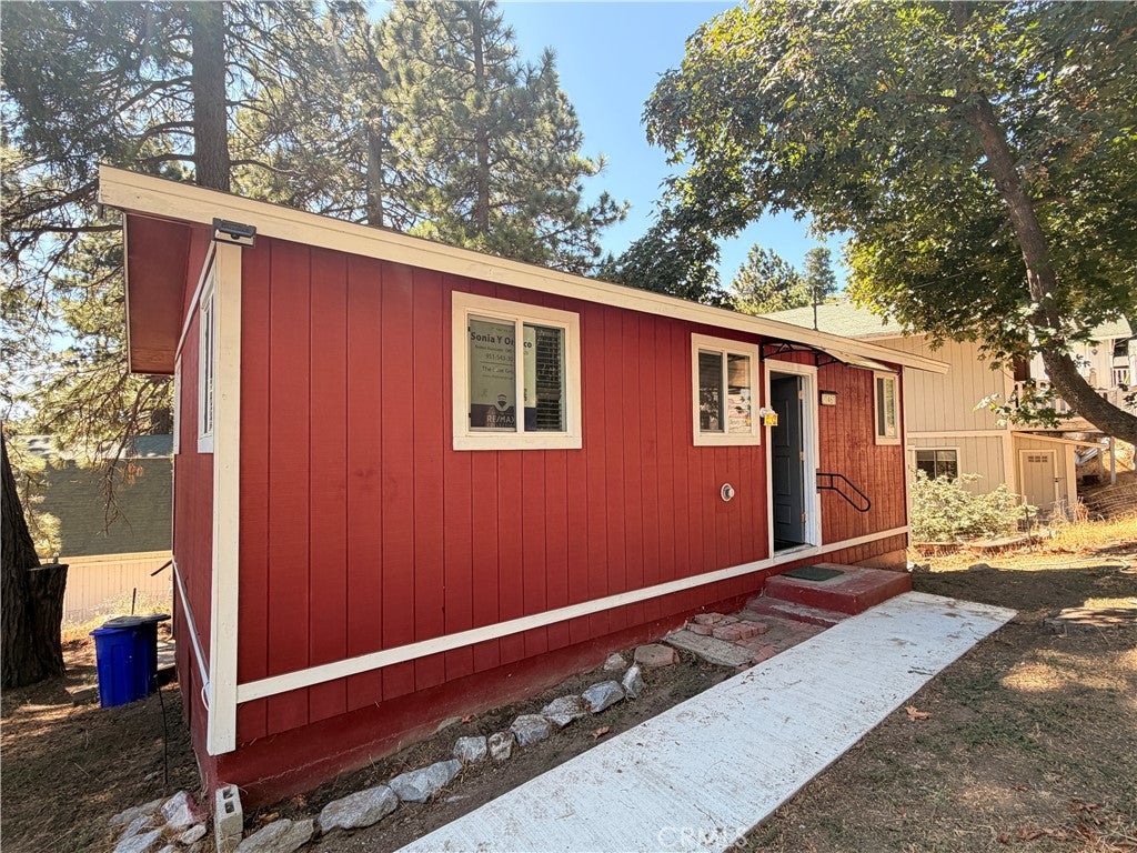 21461 Crest Forest
