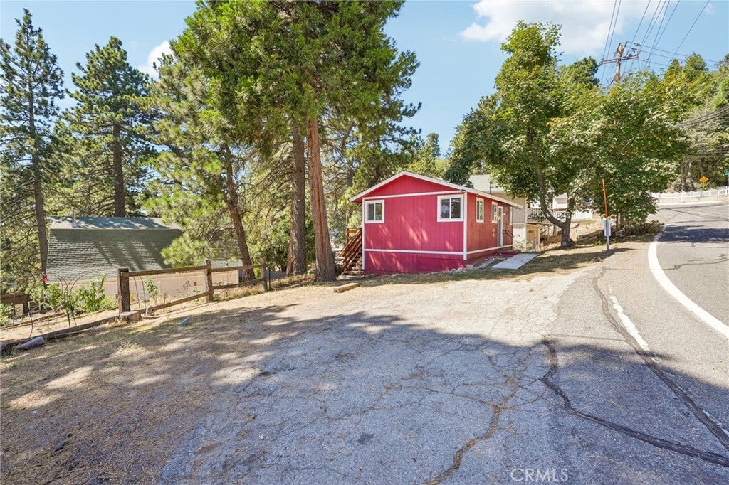 21461 Crest Forest