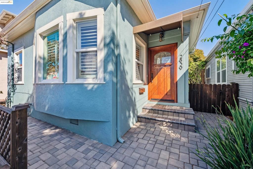 Photo of 2839 Washington St St, Alameda, CA 94501 (MLS # 41115294)