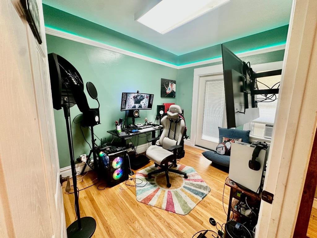 326 Macarthur Boulevard