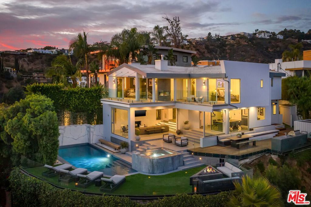 Photo of 1500 Viewsite Terrace, Los Angeles, CA 90069 (MLS # 26665229)