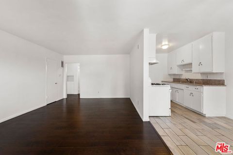 Photo of 3355 S Canfield Avenue #11, Los Angeles, CA 90034 (MLS # 25592215)