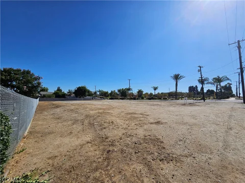 MLS: IV26145925