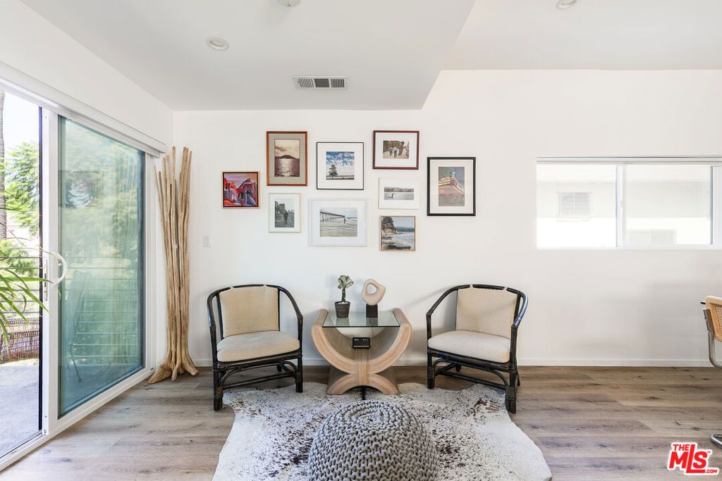 Photo of 2652 S Mansfield Avenue, Los Angeles, CA 90016 (MLS # 25599815)