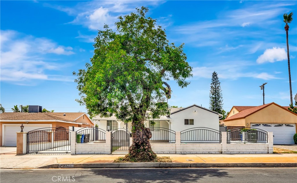 Welcome to this fully remodeled, private and gated 3-bedroom, 2-bathroom home offering the perfect blend of modern style and comfortable living. The thoughtfully designed floor plan is open and airy, with abundant natural light throughout.
The heart of the home is the stunning kitchen, featuring a large center island, quartz countertops, stainless steel appliances, and ample cabinetry—ideal for both everyday use and entertaining. The spacious primary suite offers a beautifully updated en-suite bathroom with double sinks and a contemporary vanity, as well as a built-in, oversized custom closet for maximum storage and organization.
Enjoy year-round comfort with central air conditioning, and take advantage of the detached bonus room, perfect for a guest house, home office, studio, or additional storage.
The generous backyard is designed for entertaining, complete with an outdoor kitchen and plenty of open space for gatherings. Located in a desirable neighborhood close to top-rated schools, parks, community centers, and new shopping and dining options, this move-in ready home is a rare find offering privacy, comfort, and convenience.