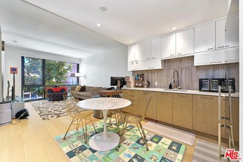 400 S Broadway 828 Los Angeles CA 90013