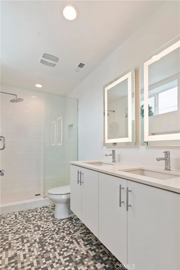 North Hollywood, California 91601, United States, 3 Bedrooms Bedrooms, ,4 BathroomsBathrooms,Residential,Active,122054