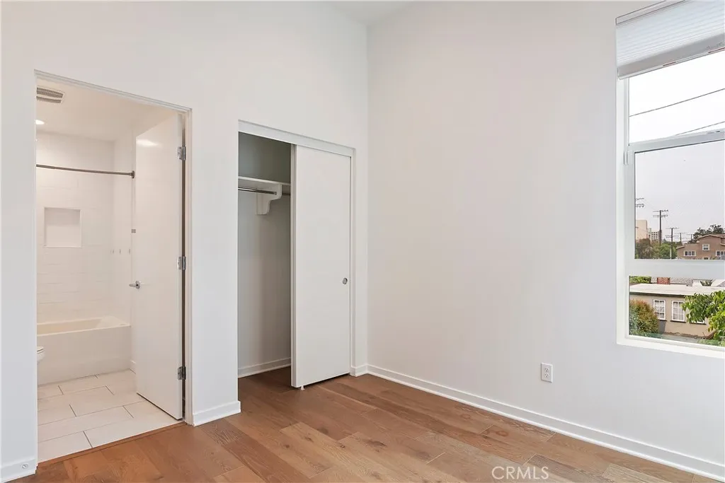 North Hollywood, California 91601, United States, 3 Bedrooms Bedrooms, ,4 BathroomsBathrooms,Residential,Active,122054