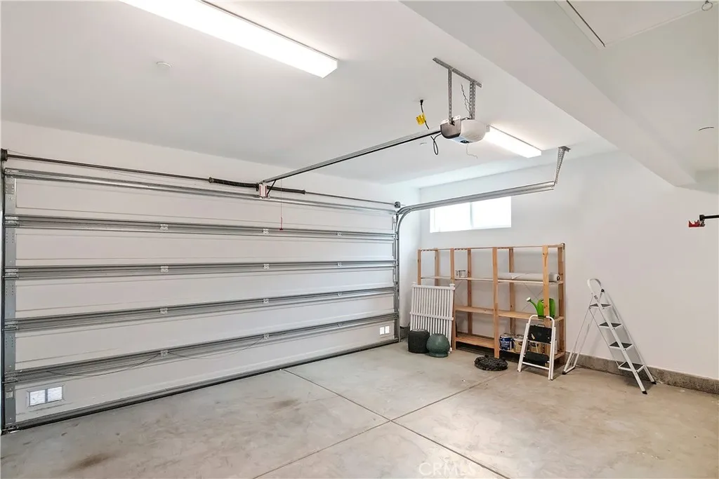 North Hollywood, California 91601, United States, 3 Bedrooms Bedrooms, ,4 BathroomsBathrooms,Residential,Active,122054