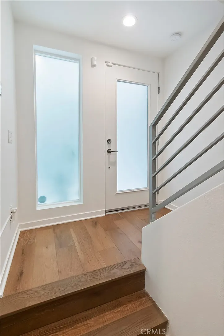 North Hollywood, California 91601, United States, 3 Bedrooms Bedrooms, ,4 BathroomsBathrooms,Residential,Active,122054