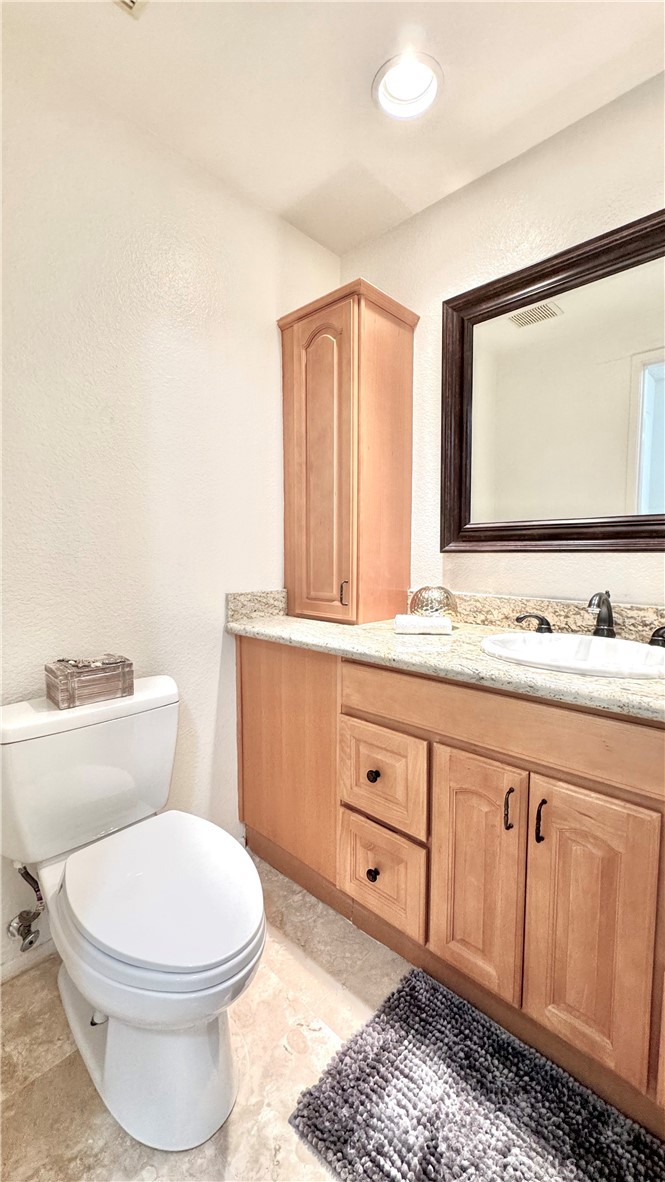 2571 Plaza Del Amo 212