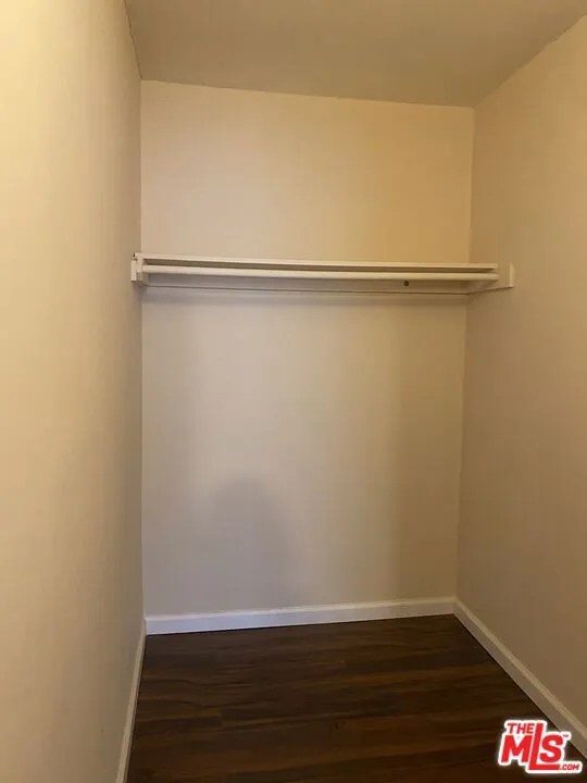 Los Angeles, California 90025, United States, 2 Bedrooms Bedrooms, ,2 BathroomsBathrooms,Residential,Active,242433