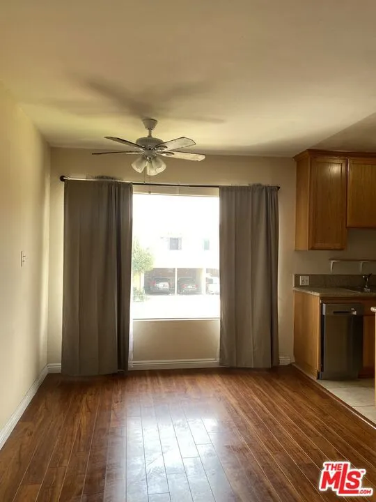 Los Angeles, California 90025, United States, 2 Bedrooms Bedrooms, ,2 BathroomsBathrooms,Residential,Active,242433