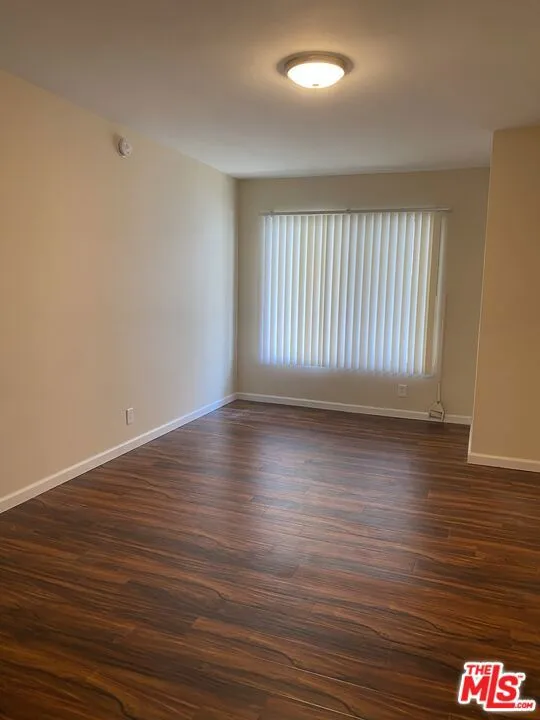 Los Angeles, California 90025, United States, 2 Bedrooms Bedrooms, ,2 BathroomsBathrooms,Residential,Active,242433