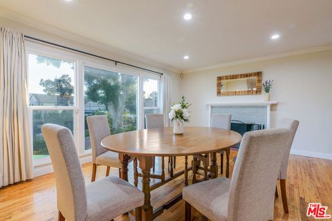 16641 Gilmore Street Lake Balboa CA 91406