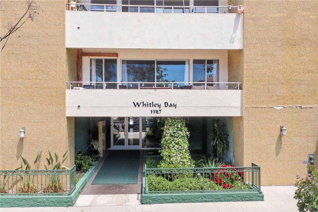 Photo of 1187 E 3rd ST #308, Long Beach, CA 90802 (MLS # PW26097782)