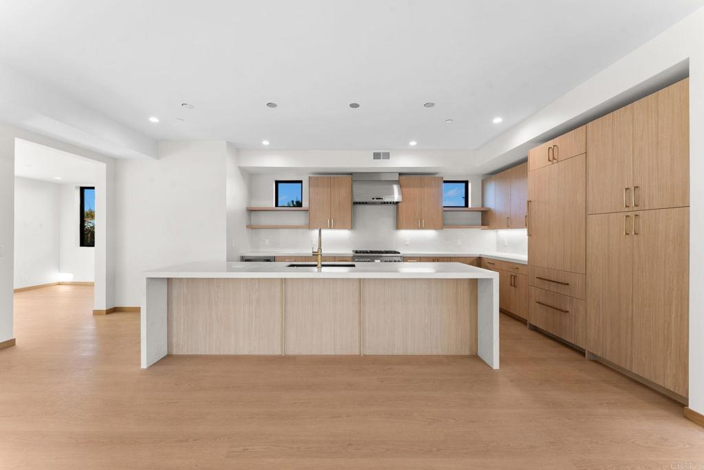 2672 Roosevelt Street