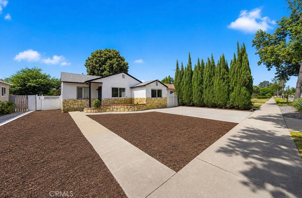 1344 Bonita AVE