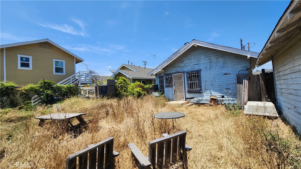 2030 E 15th