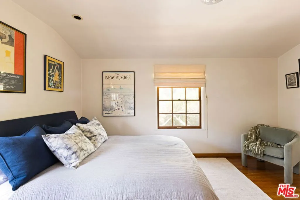 Santa Monica, California 90402, United States, 4 Bedrooms Bedrooms, ,4 BathroomsBathrooms,Residential,Pending,183032