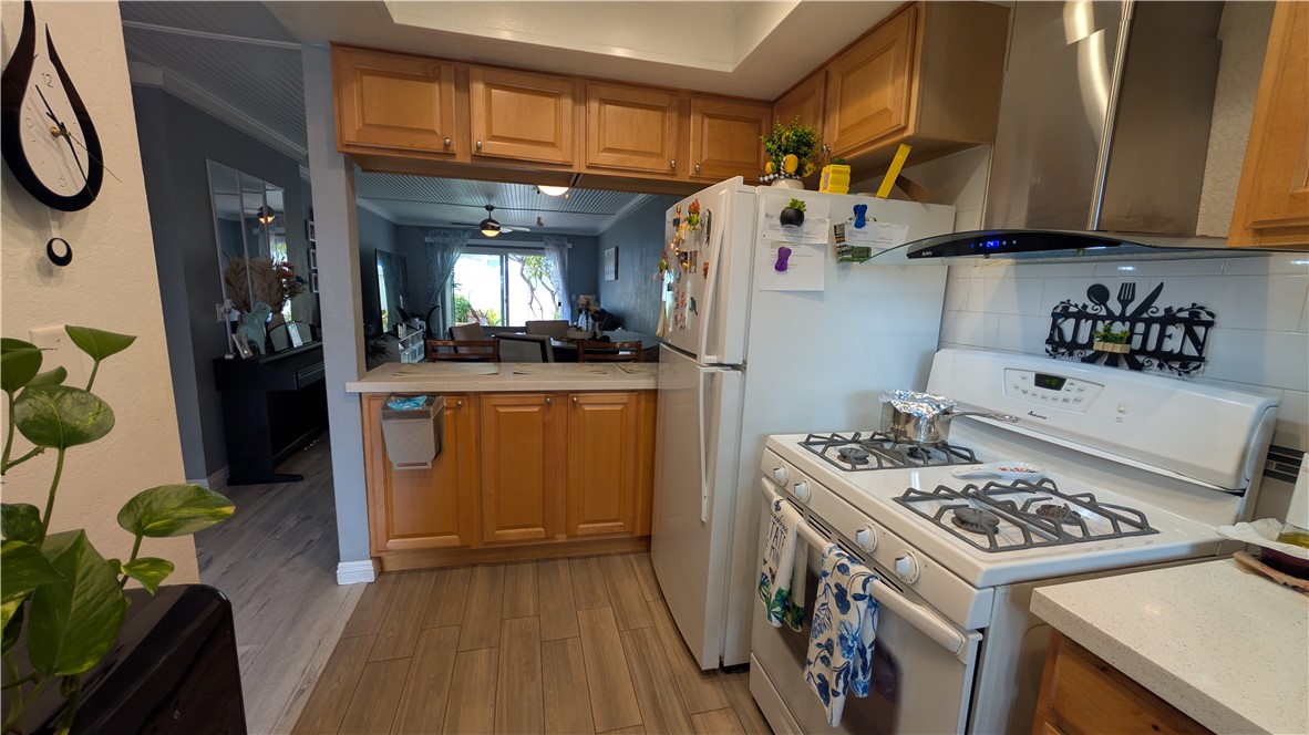 708 W Lambert Road 6
