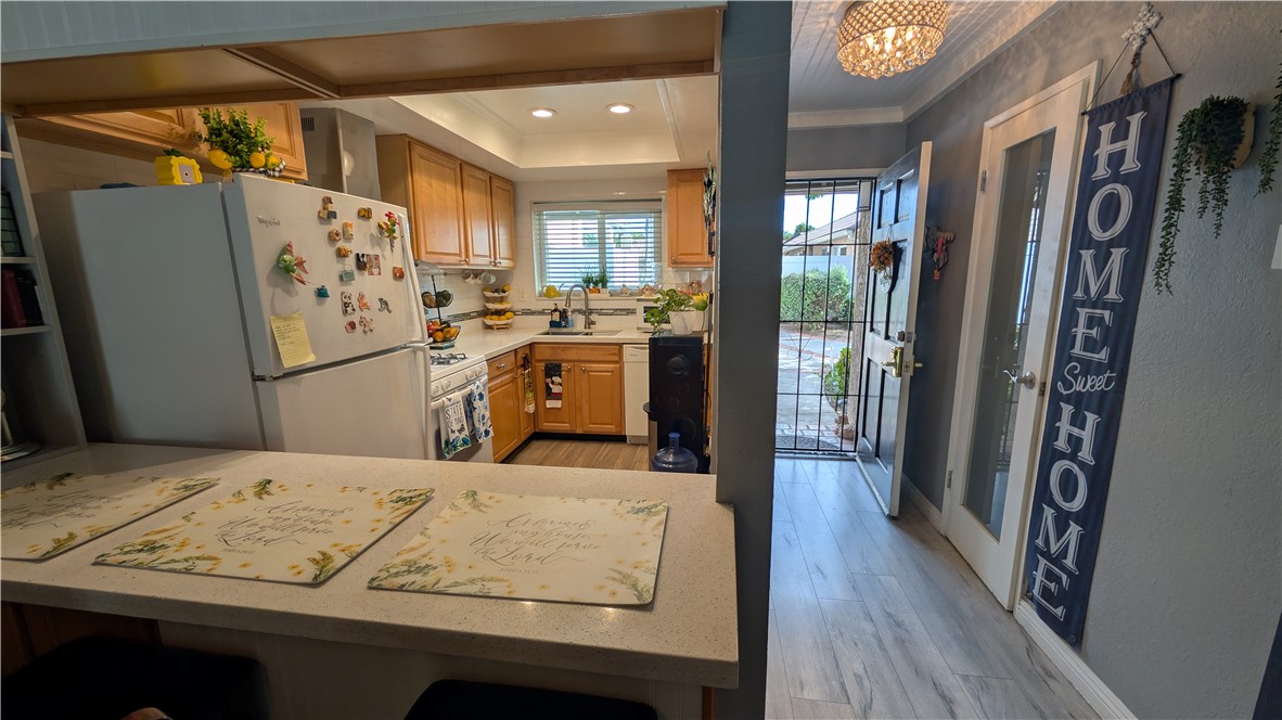 708 W Lambert Road 6