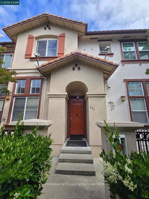 Photo of 223 Santa Barbara St, San Pablo, CA 94806 (MLS # 41138969)