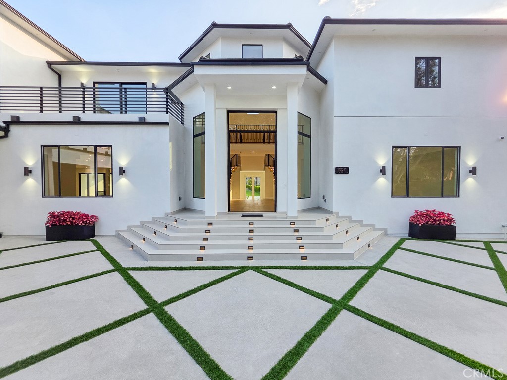 Properties 2 10511 Mary Bell Avenue