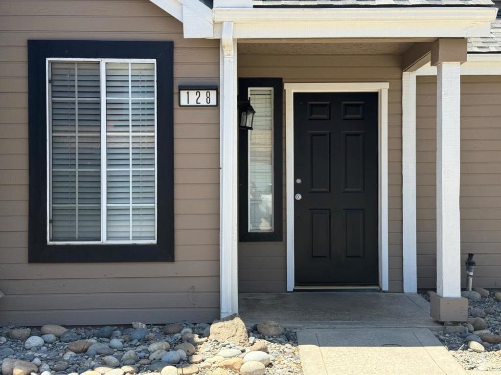 8665 N Cedar Avenue 128