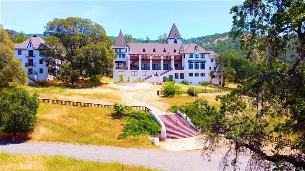 3700 Country Club Drive