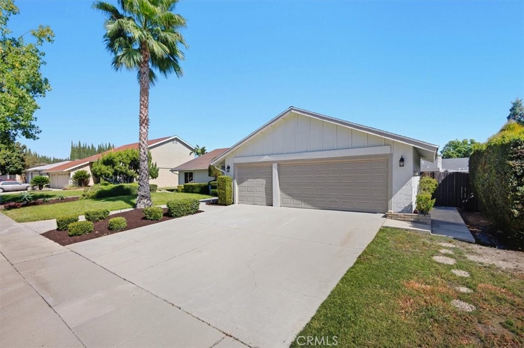 2473 N Beechwood