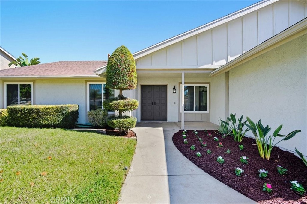 2473 N Beechwood
