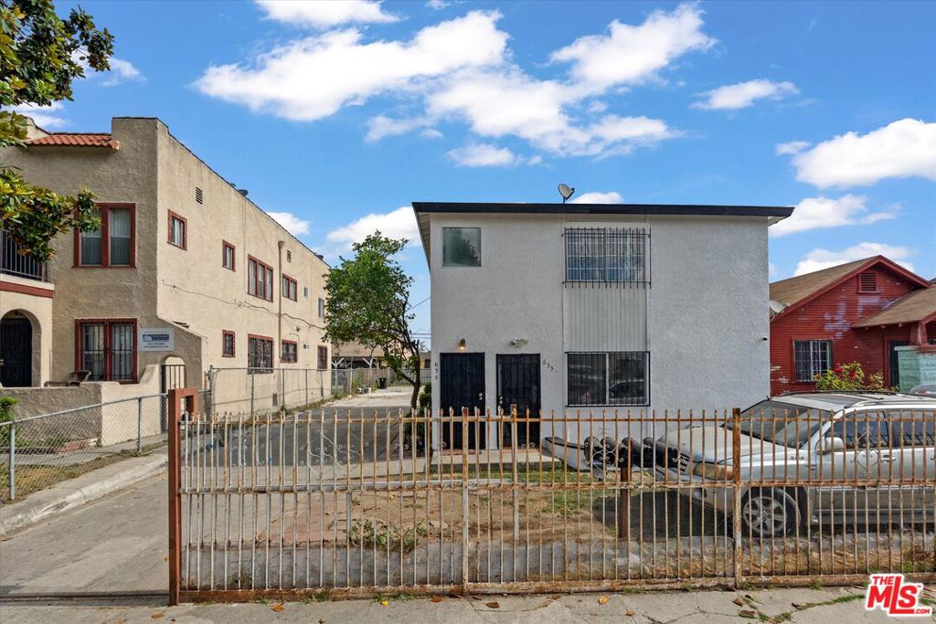 633 W 75th Street