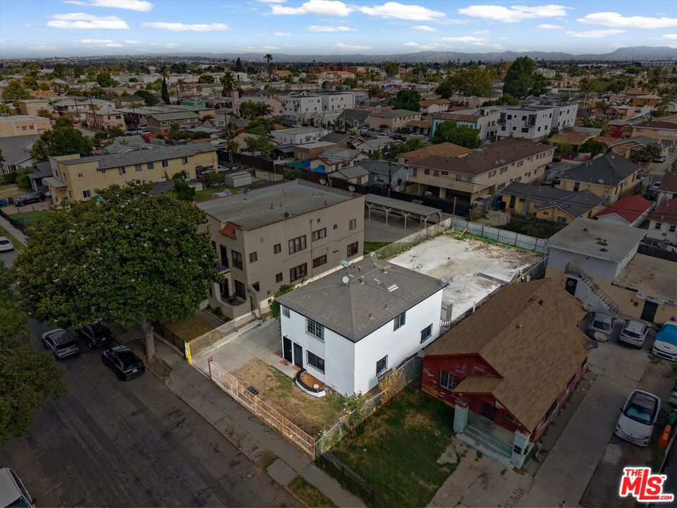 633 W 75th Street
