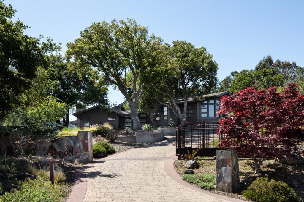 12008 Emerald Hill Lane