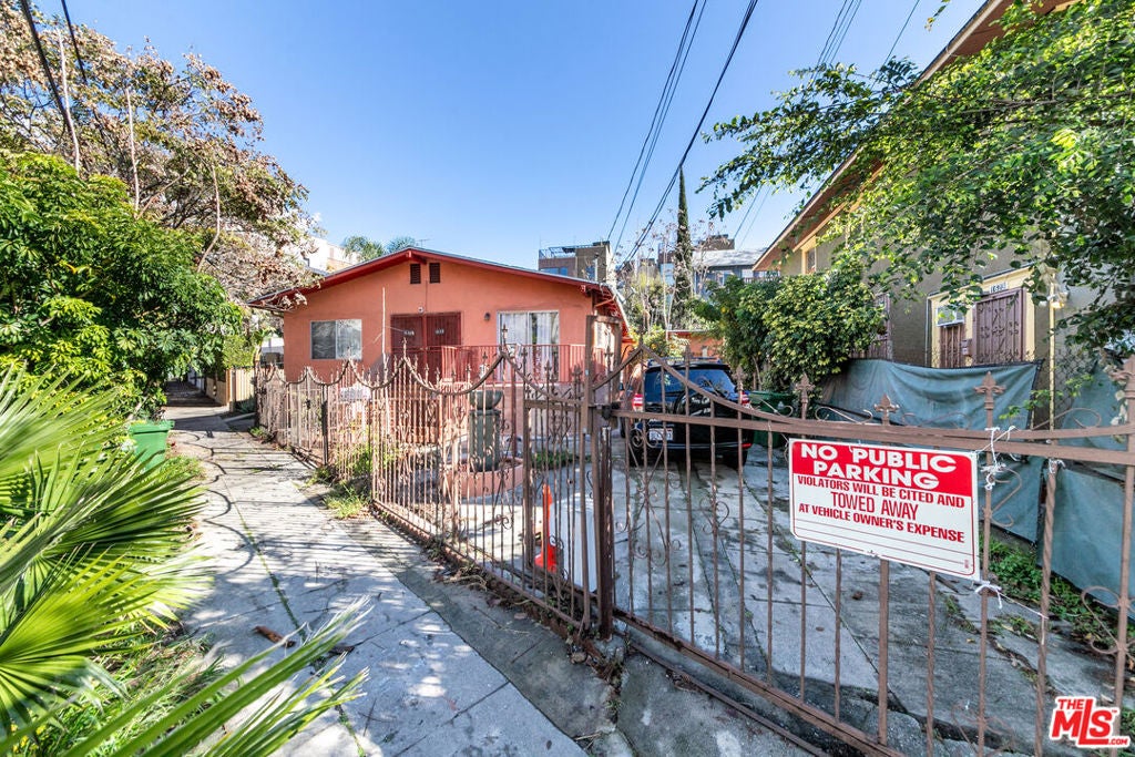 1632 Echo Park Avenue