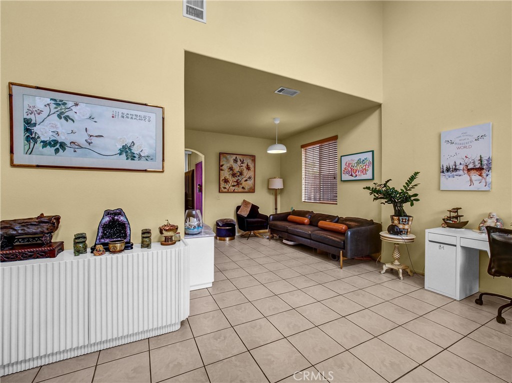 1811 David Court