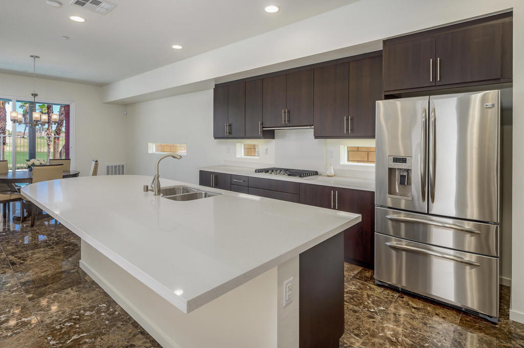 Escena - Residential